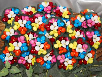 Composizioni di fiori di confetti di Sulmona - Negozio Il Fiocco Sulmona -  Prodotti di confetti del nostro negozio